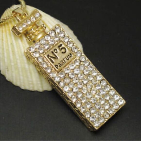 💛 Betsey Johnson NEW crystal perfume bottle pendant necklace 💛 - Picture 3 of 4